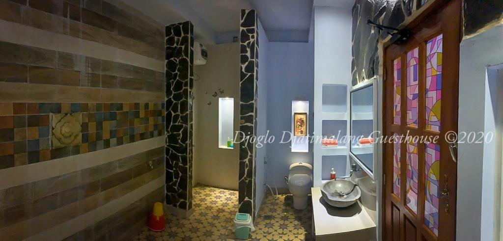 Djoglo Djatimalang Guesthouse Blitar Exterior foto