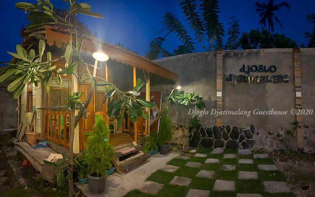 Djoglo Djatimalang Guesthouse Blitar Exterior foto