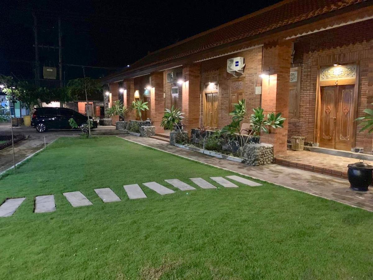 Djoglo Djatimalang Guesthouse Blitar Exterior foto