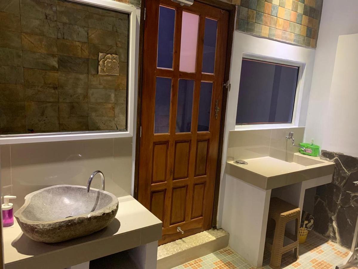 Djoglo Djatimalang Guesthouse Blitar Exterior foto