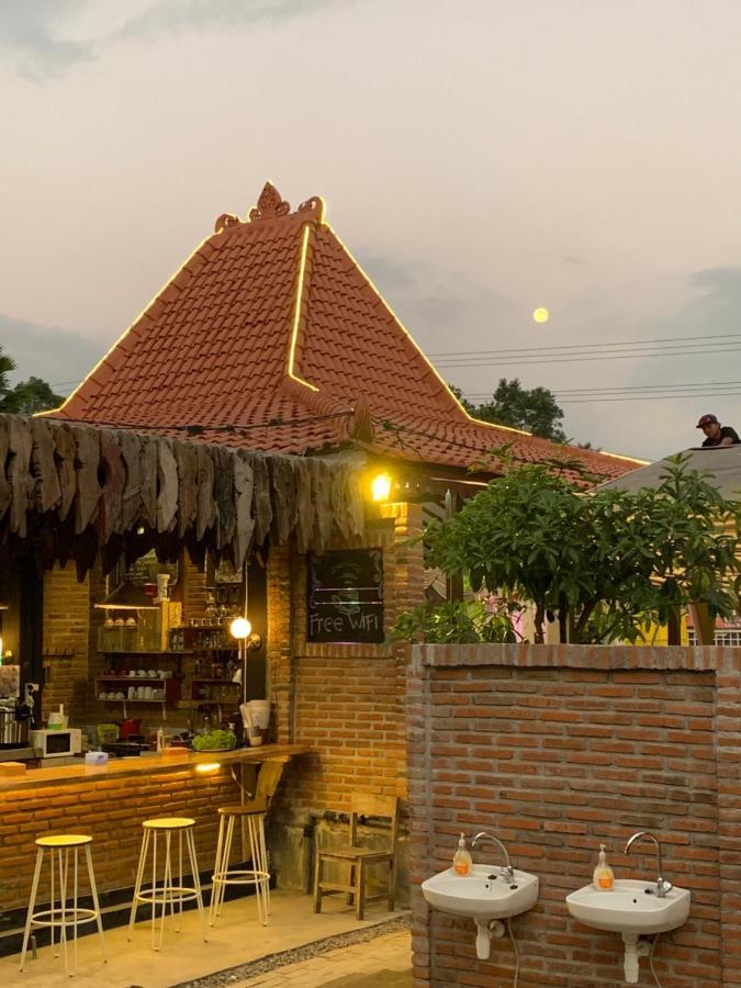 Djoglo Djatimalang Guesthouse Blitar Exterior foto