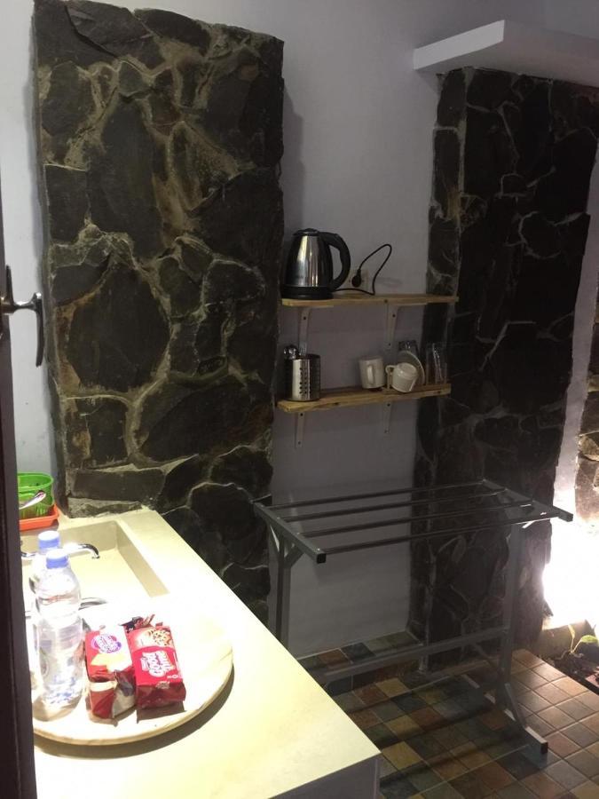 Djoglo Djatimalang Guesthouse Blitar Exterior foto